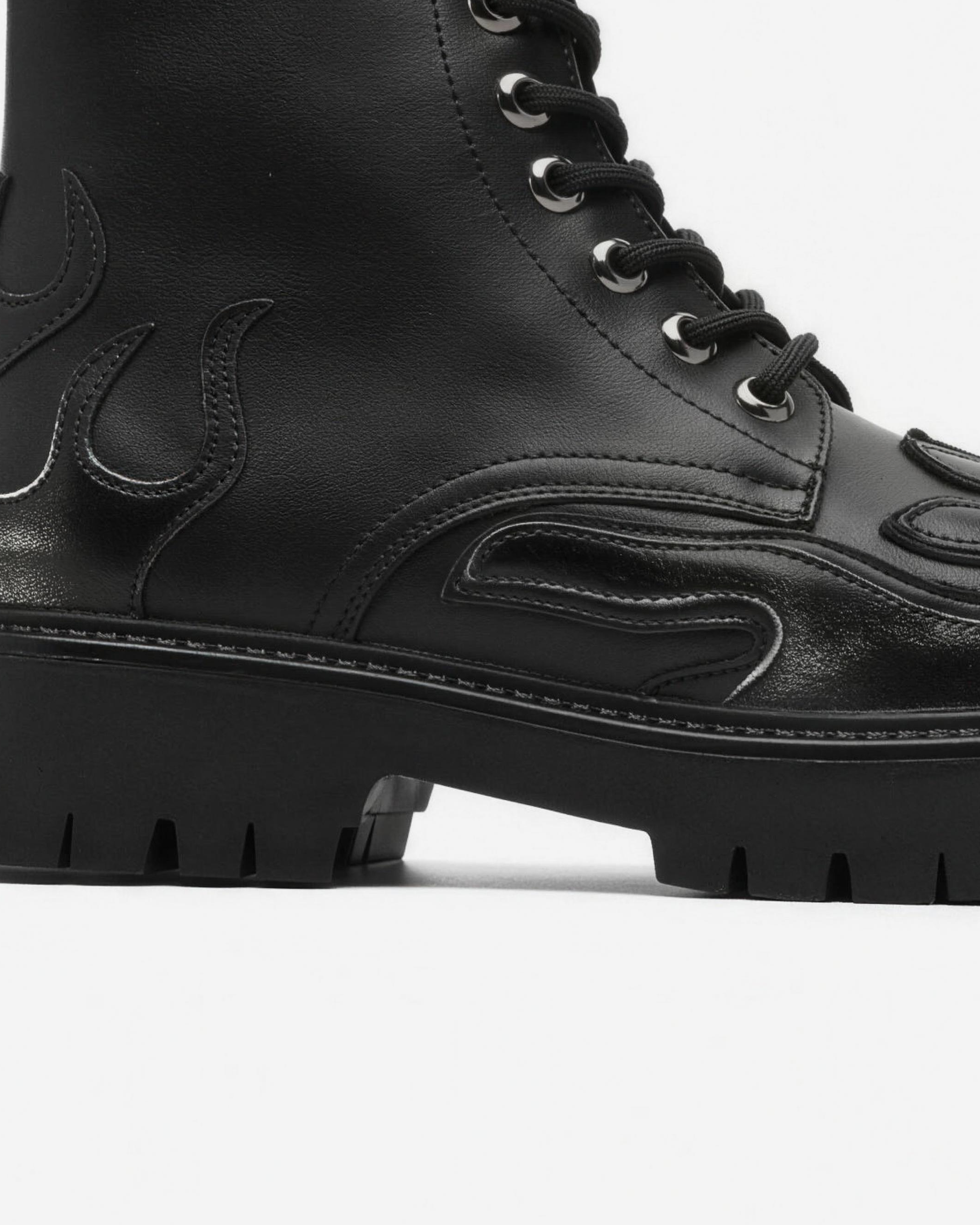 VASARI Flame Combat Boot in black, flame appliqué detail